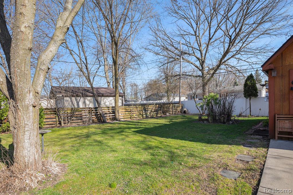460 HICKORY Drive, Troy, MI 48083 — Photo 26