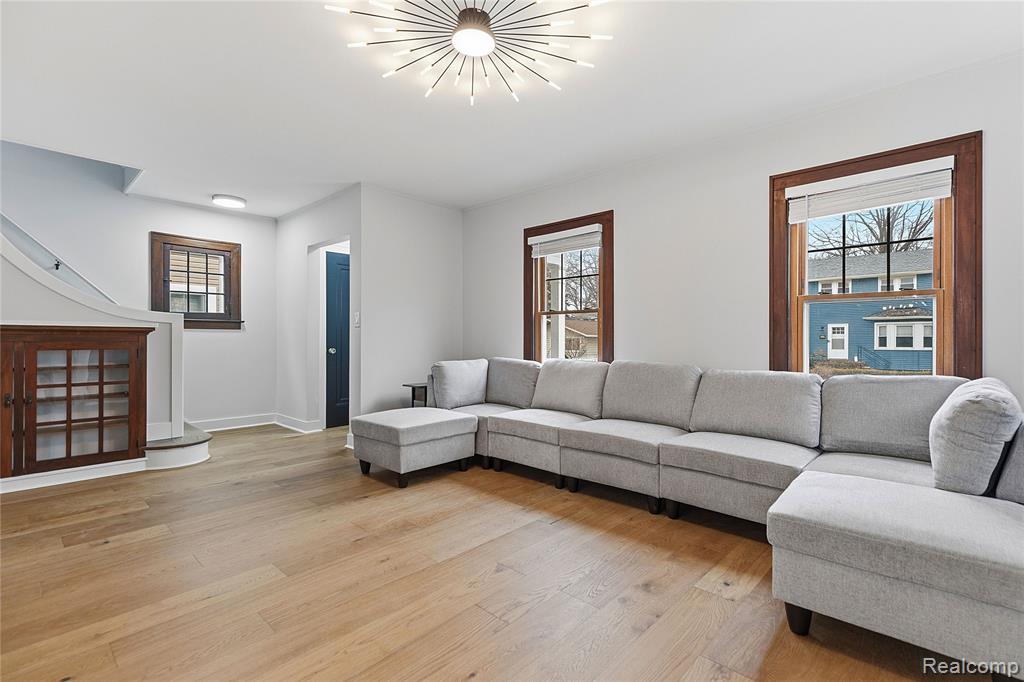 511 Gardenia Avenue, Royal Oak, MI 48067 — Photo 4