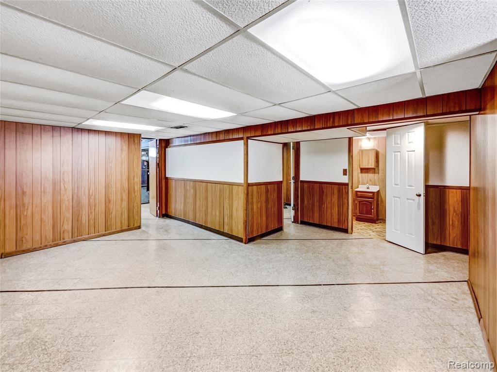 677 BELTON Street, Garden City, MI — Photo 18