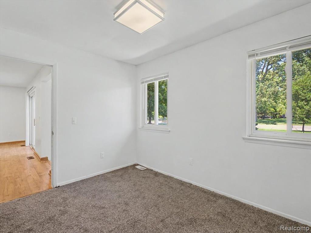 41957 Utica Road, Sterling Heights, MI 48313 — Photo 19