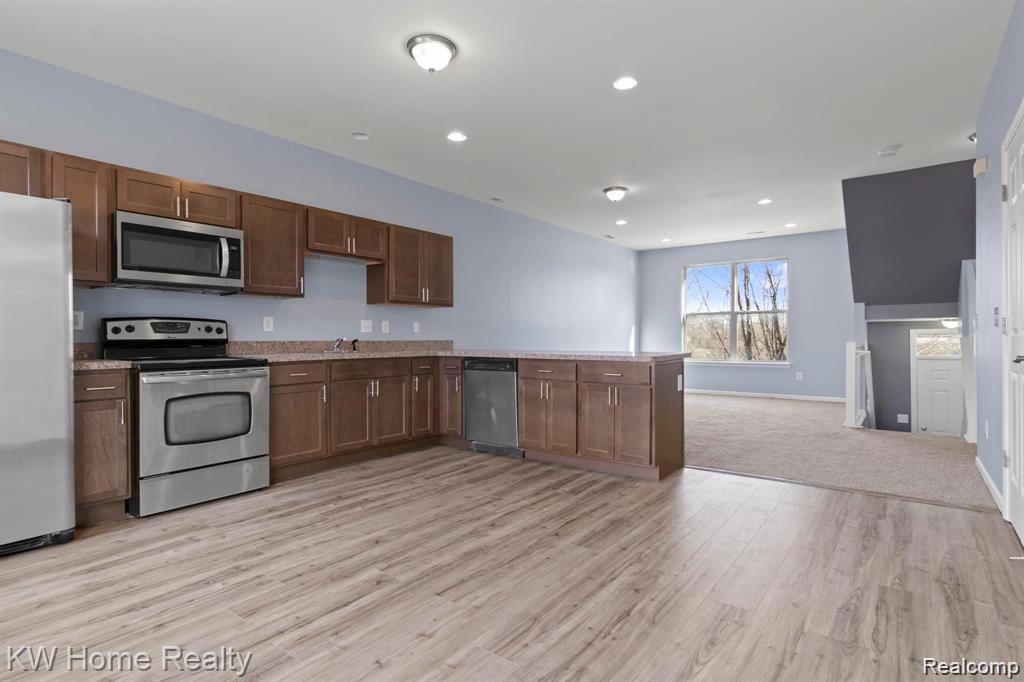 7637 Woodward Avenue - Photo 3