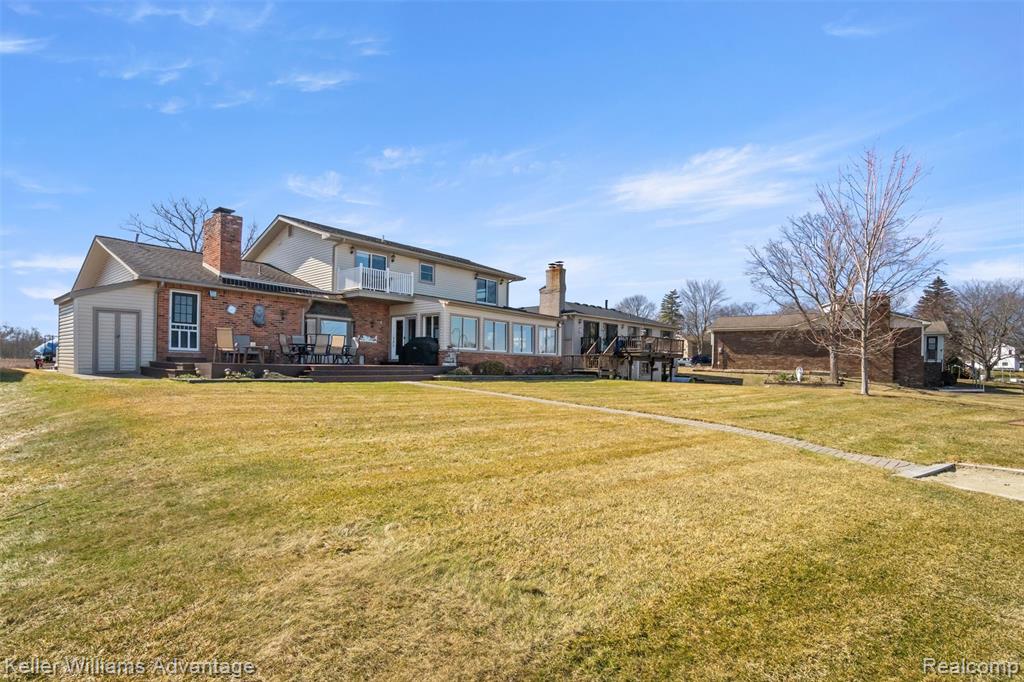 340 Angola Street, Wolverine Lake, MI 48390 — Photo 8