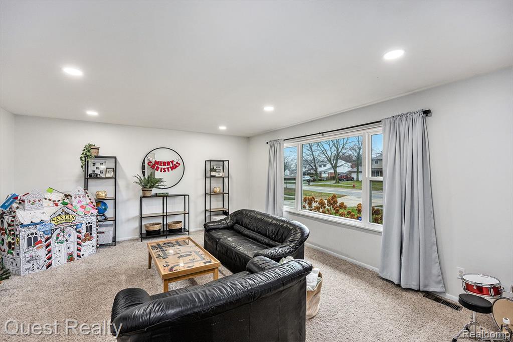 8878 RIVERLAND Drive, Sterling Heights, MI 48314 — Photo 6