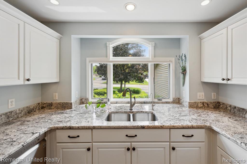 1317 PEPPERGROVE Drive, Brighton, MI 48116 — Photo 20