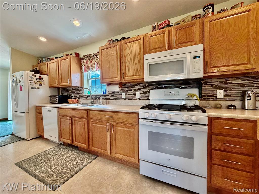 6069 Harris Road, Grant, MI 48032 — Photo 11