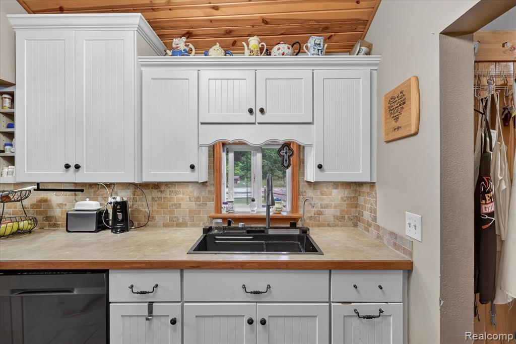 17 E White Lake Dr, Twin Lakes, MI 49457 Drive, Twin Lake, MI 49457 — Photo 19