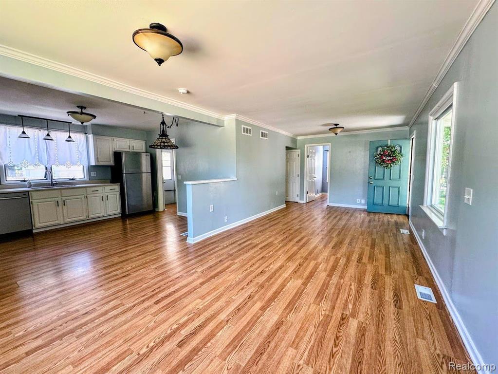 722 YORK Street, Milan, MI 48160 — Photo 8