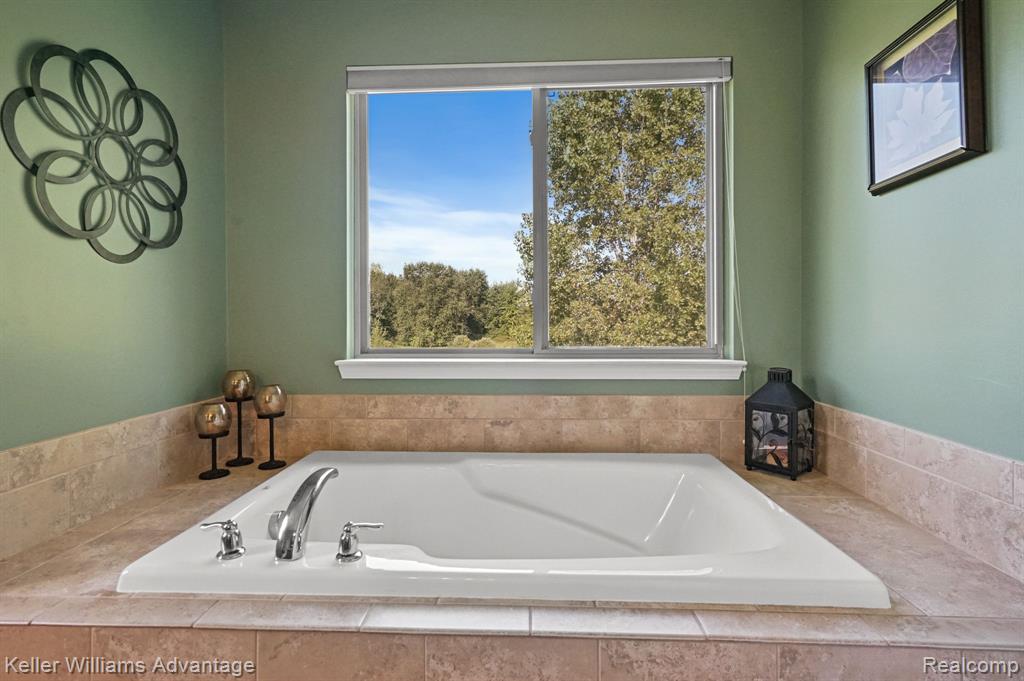 24601 BROMPTON Way, South Lyon, MI 48178 — Photo 24