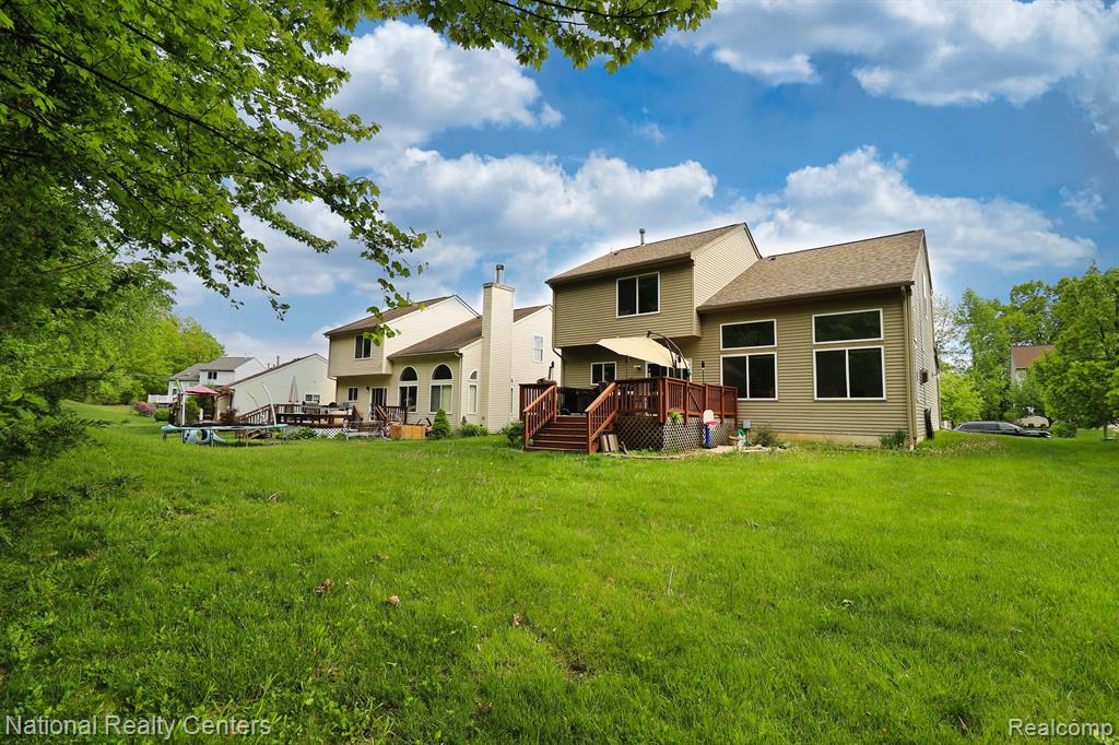 5626 Lockwood Drive, Waterford, MI 48329 — Photo 24