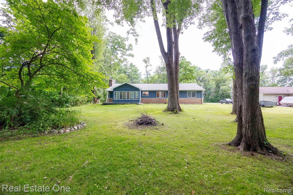 5811 Cowell Road, Brighton, MI 48116 — Photo 36