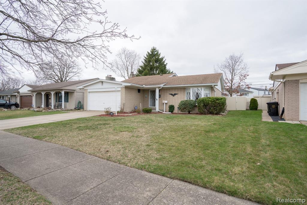 4180 DEVONSHIRE Street, Trenton, MI 48183 — Photo 4
