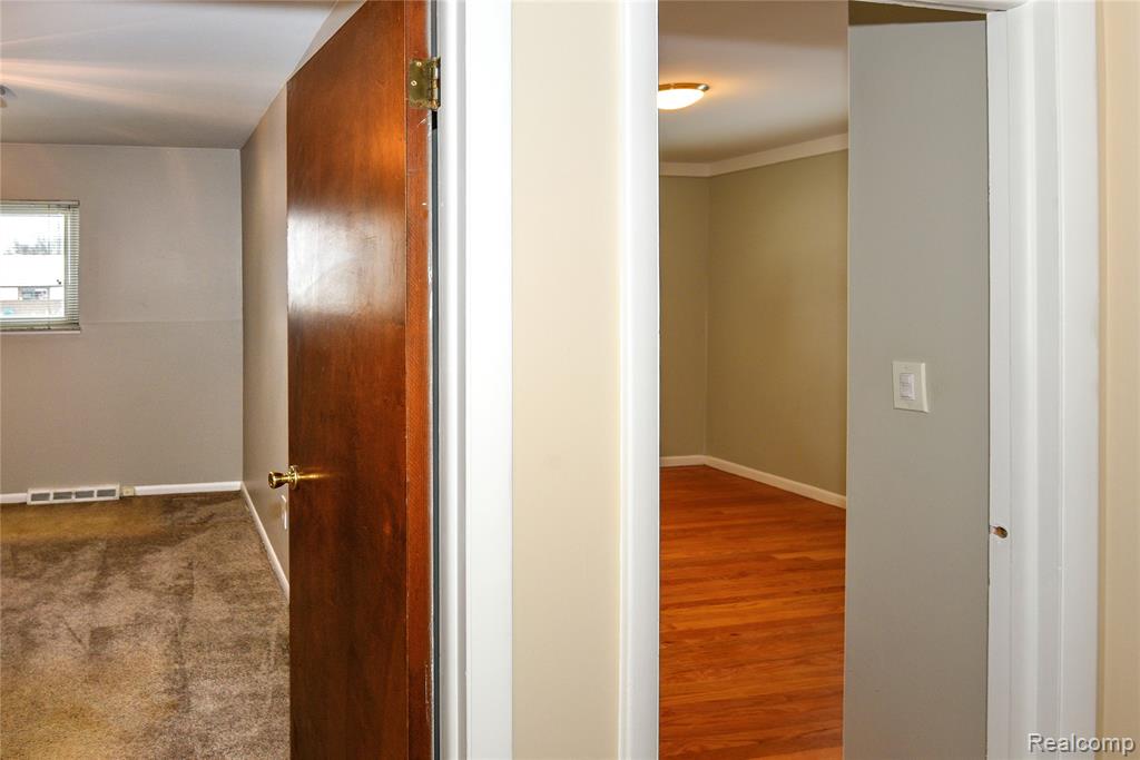 884 Eugene Drive, Oxford, MI 48371 — Photo 34