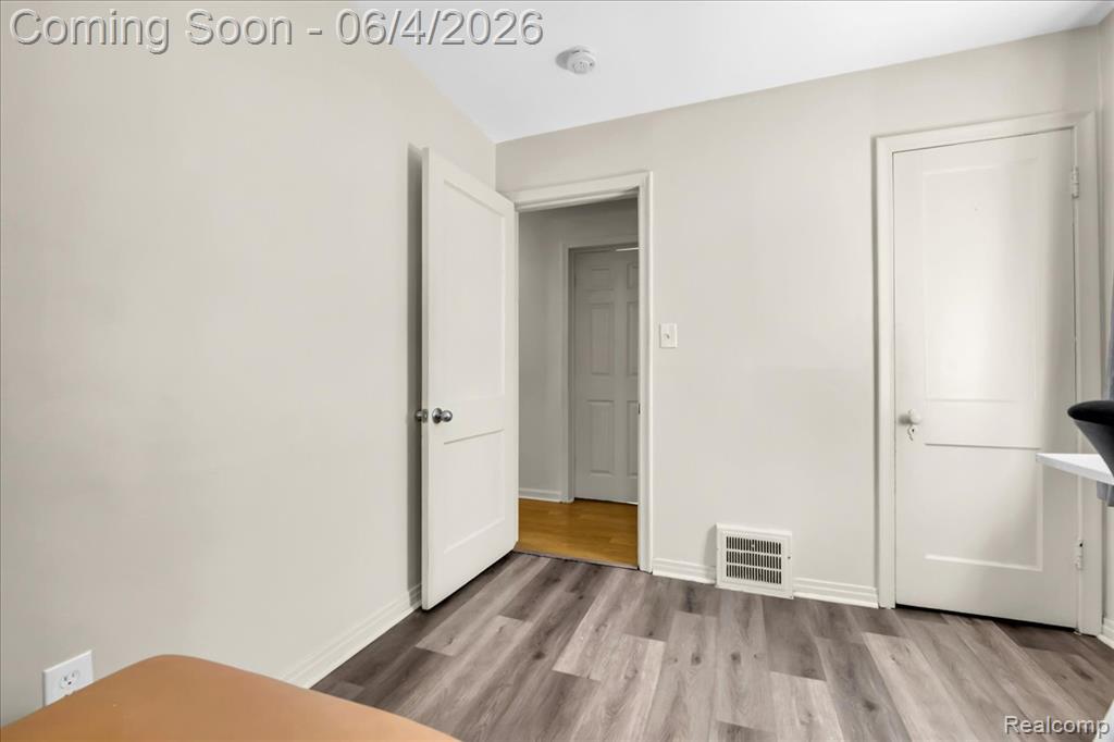 63 W Mahan Avenue, Hazel Park, MI 48030 — Photo 12