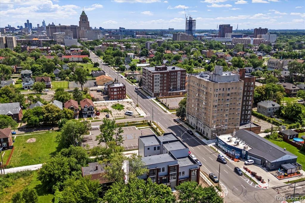 177 Gladstone, 3, Detroit, MI 48202 — Photo 33