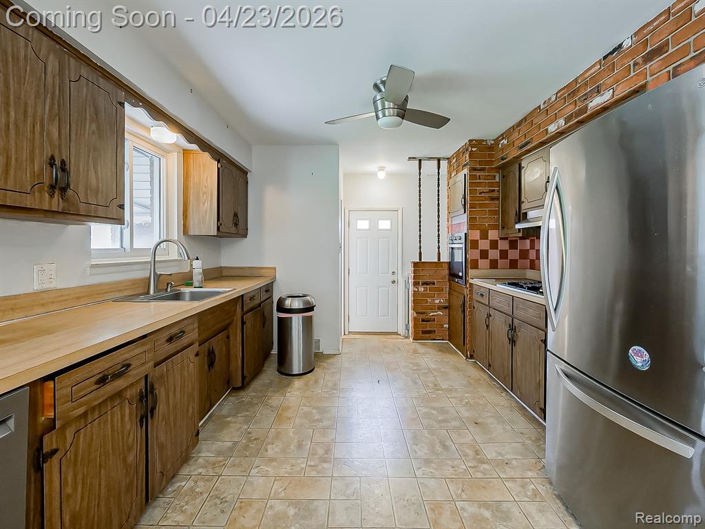 26177 Cunningham Drive, Warren, MI 48091 — Photo 10