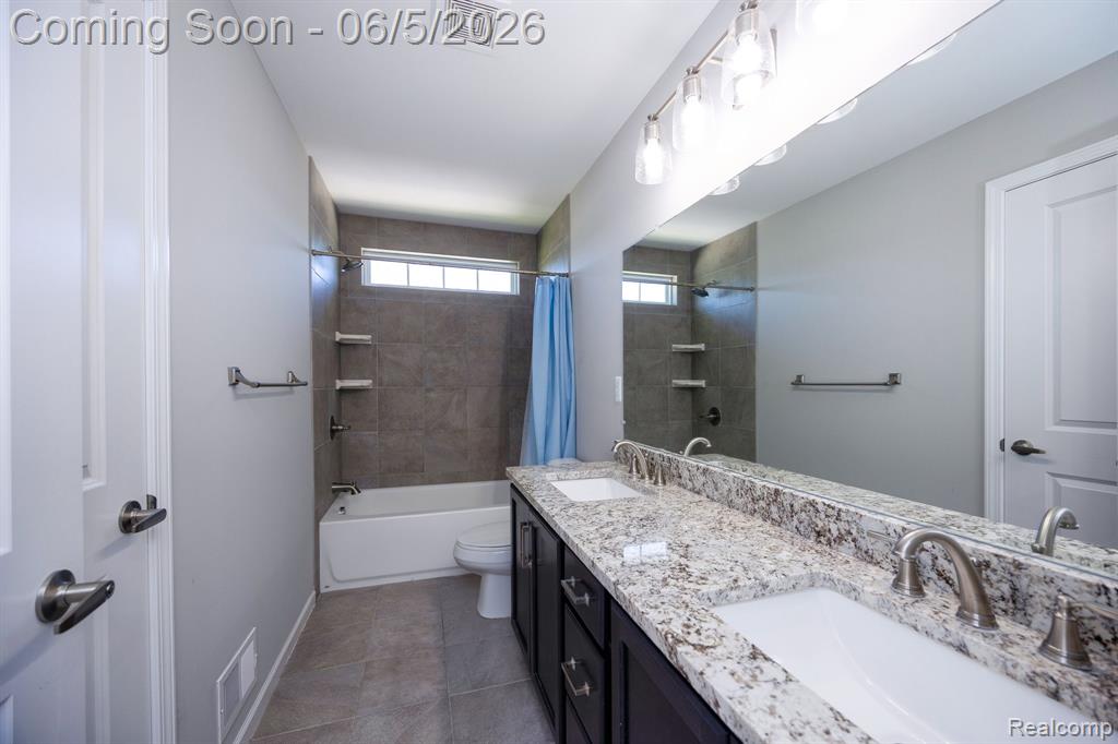 57558 Stoneleigh Drive, South Lyon, MI 48178 — Photo 45