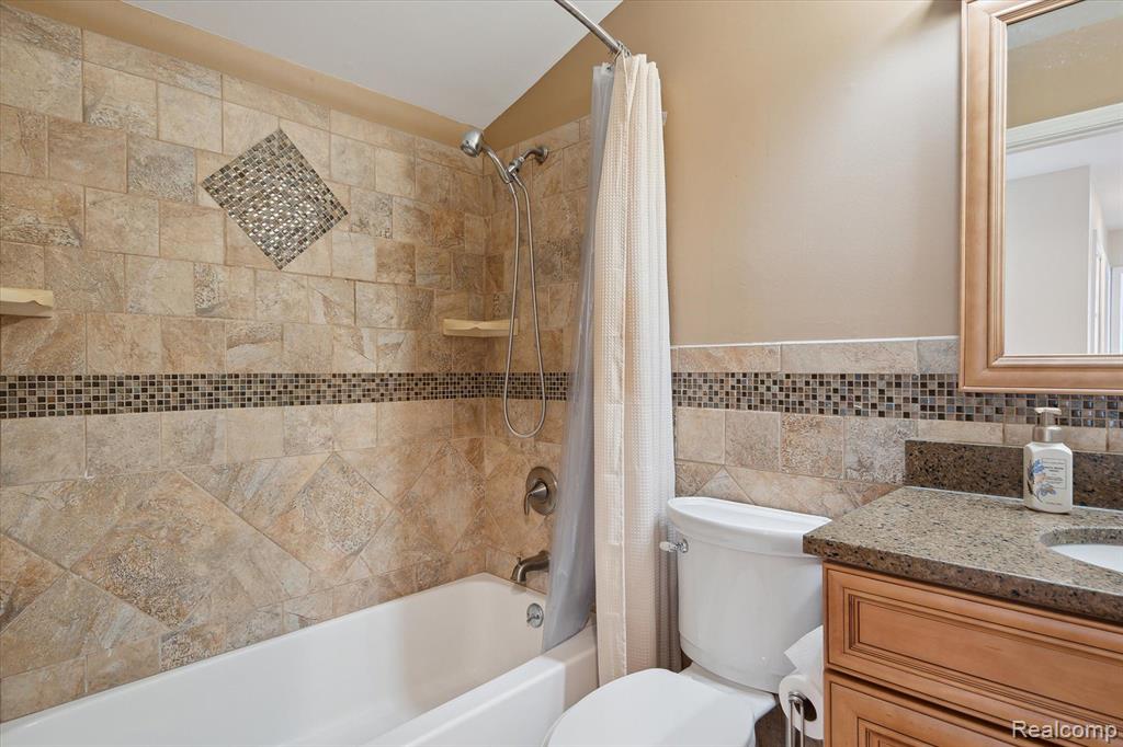 8979 BROUGHAM Drive, Sterling Heights, MI 48312 — Photo 26