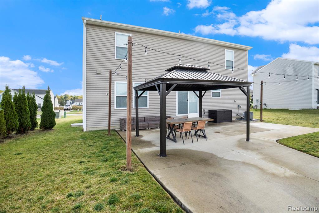 7044 Wildflower Court, Grand Blanc, MI 48439 — Photo 19