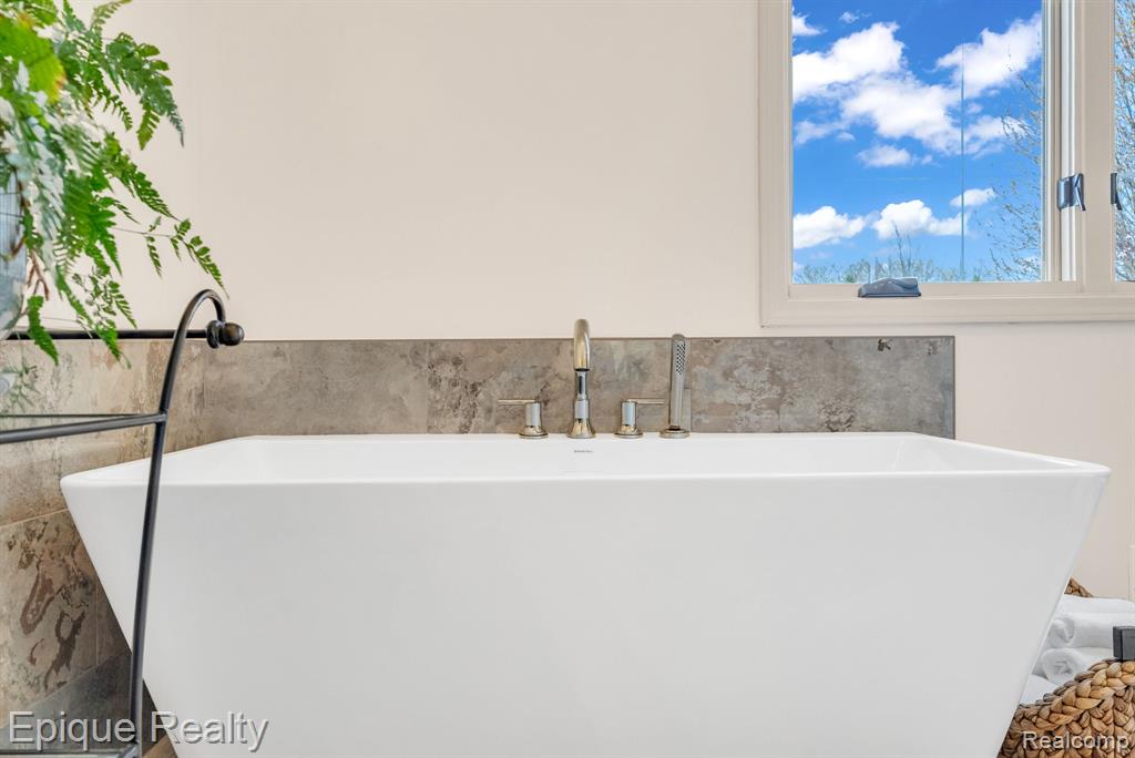 9493 Aspen View Drive, Grand Blanc, MI 48439 — Photo 26
