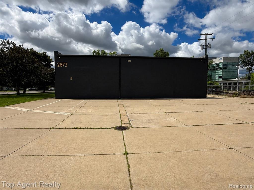 2873 Daley Drive, Troy, MI 48083 — Photo 2