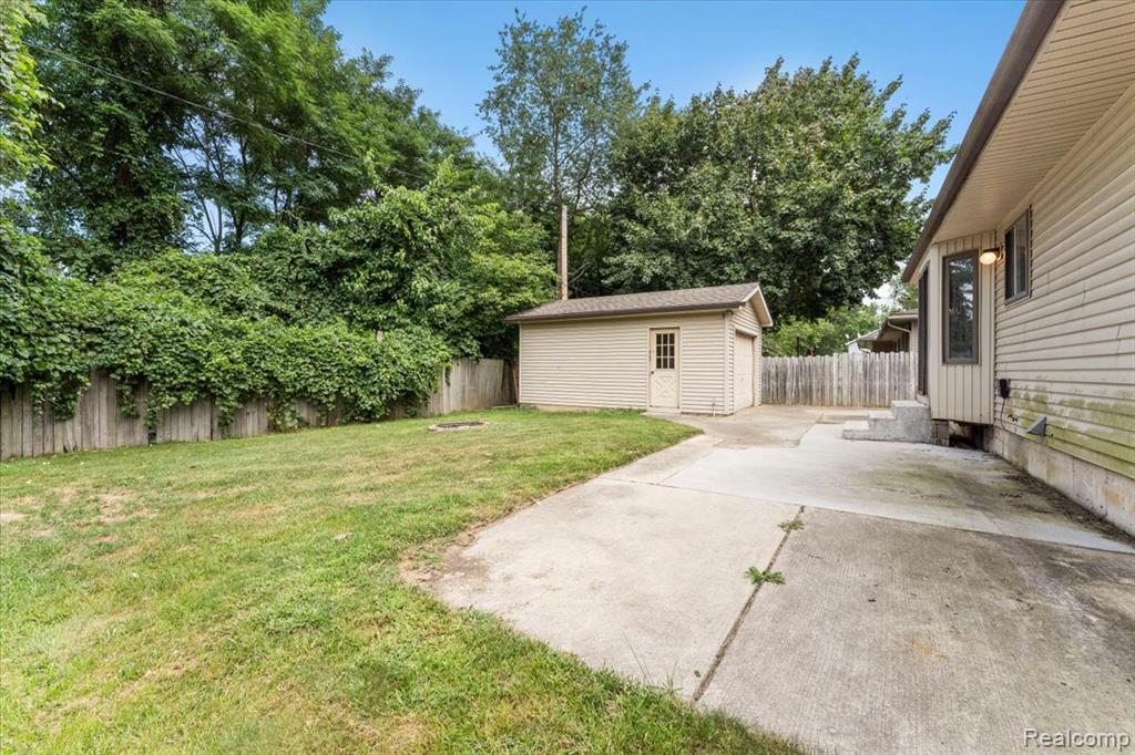9160 Maplewood Drive, White Lake, MI — Photo 23