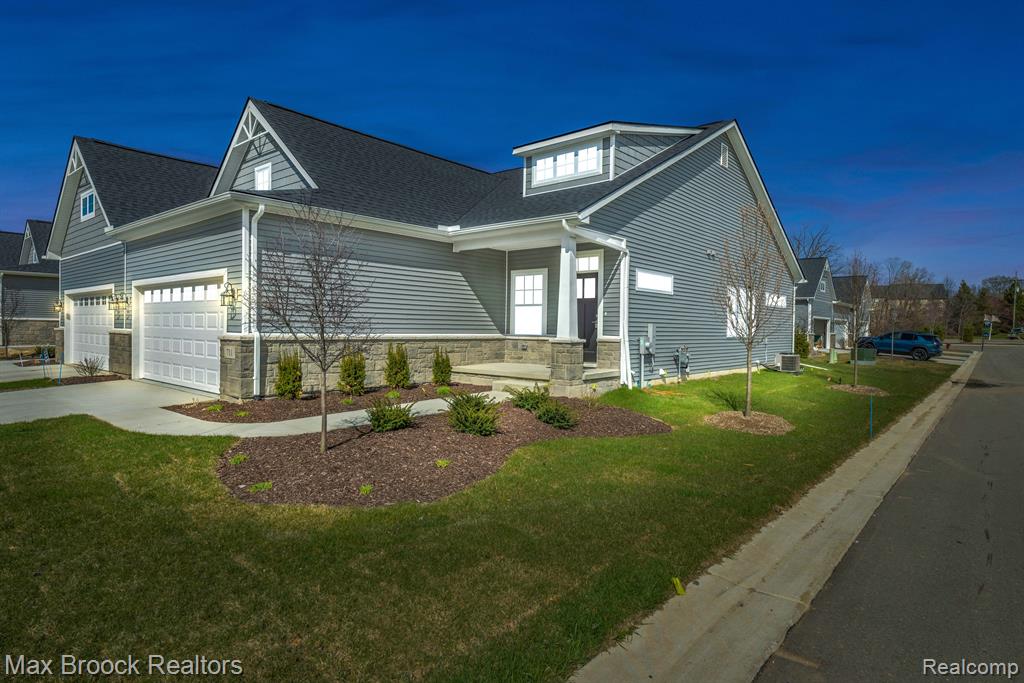 711 ANDER Lane, White Lake, MI — front exterior