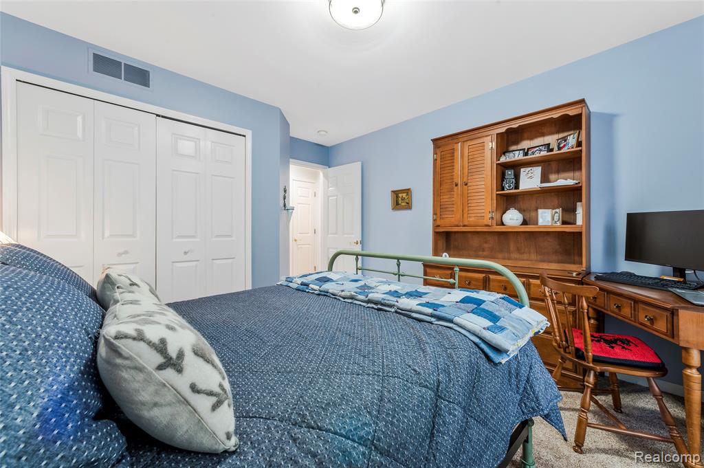 599 Nakomis Trail, Lake Orion, MI 48362 — Photo 33