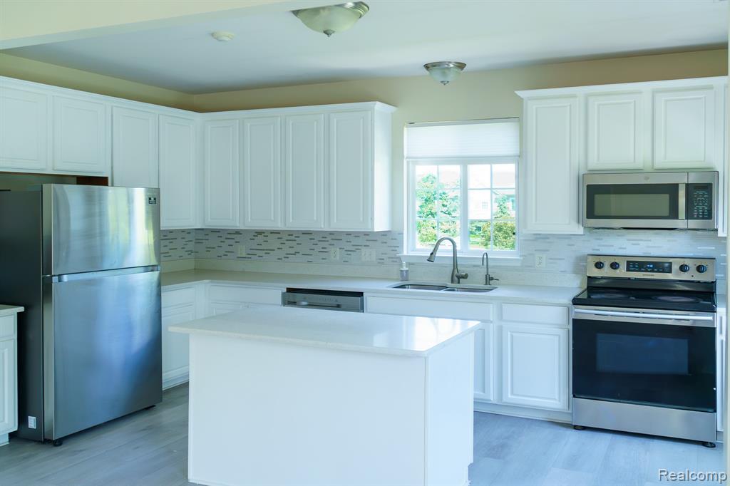 1803 Pinecroft Drive, Canton, MI 48188 — Photo 21