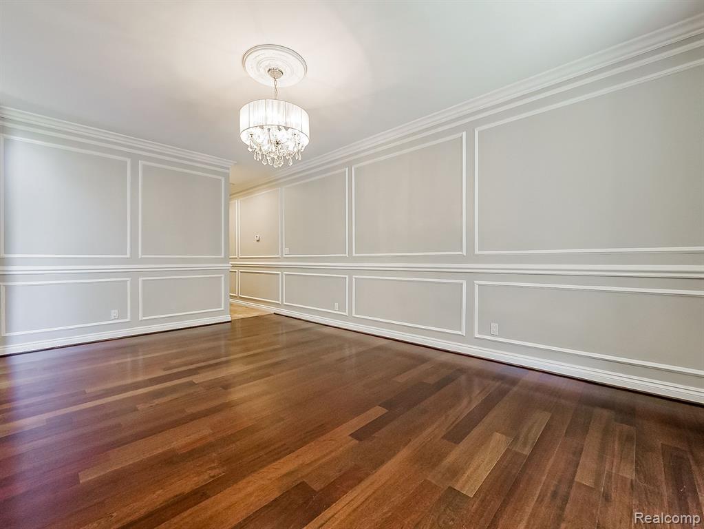 5570 HAMPSHIRE Drive, West Bloomfield, MI — Photo 12
