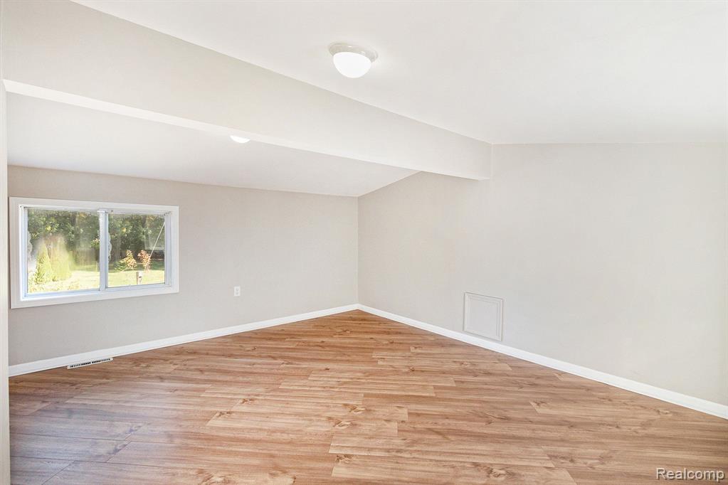 409 FENWICK Street, Holly, MI 48442 — Photo 13