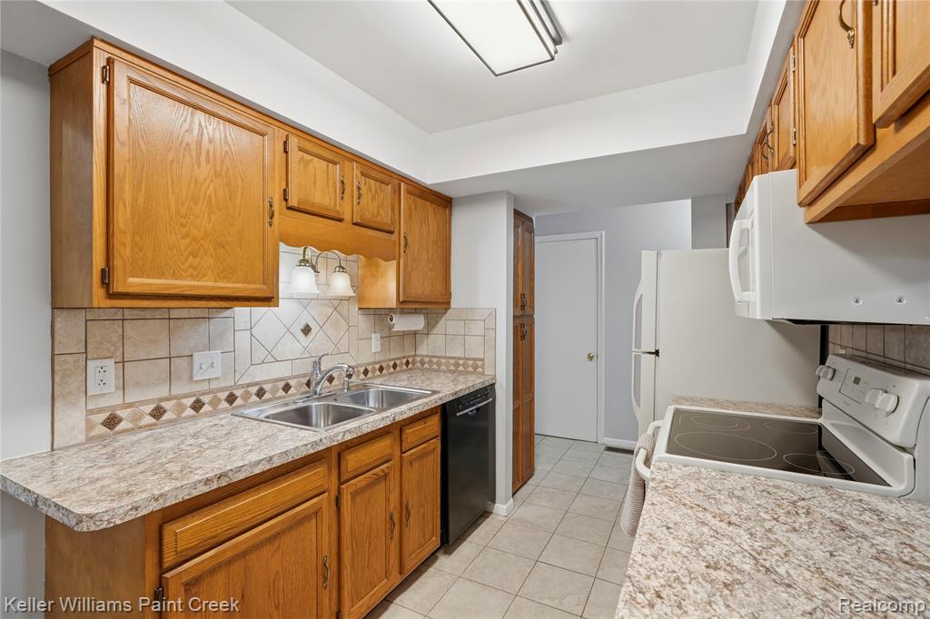 42003 Toddmark Lane, Clinton Twp, MI 48038 — Photo 10