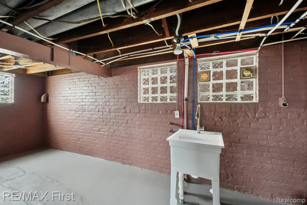7726 Coolidge, Center Line, MI 48015 — Photo 26