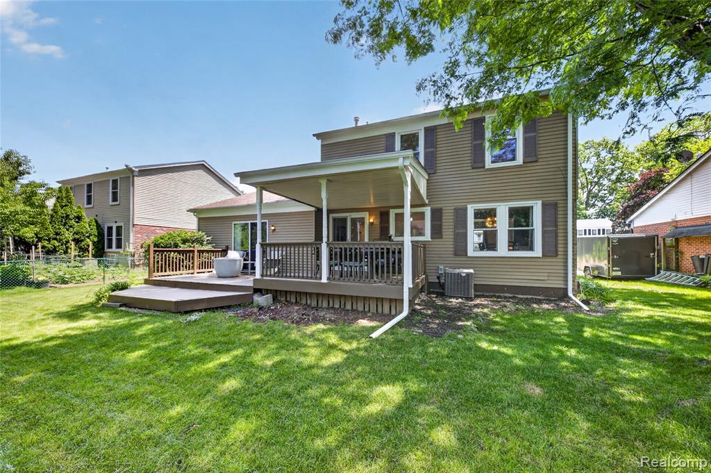 451 Lansdowne Drive, Westland, MI — Photo 29