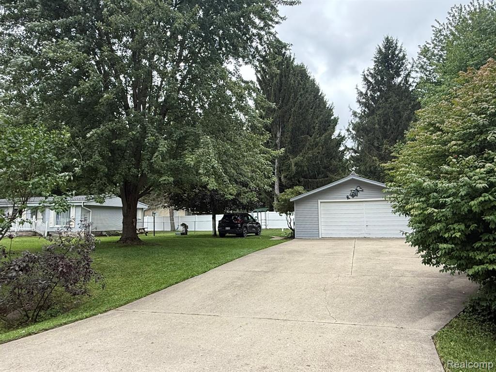 526 Cherokee Bend, Howell, MI 48843 — Photo 5