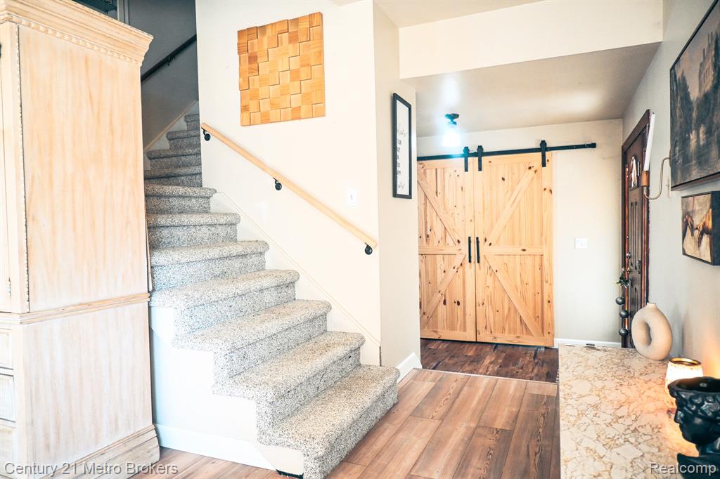 433 Dutch Mill Drive, Flushing, MI 48433 — Photo 16