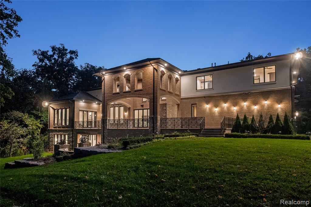 559 Barrington Park Drive, Bloomfield Hills, MI 48304 — Photo 55