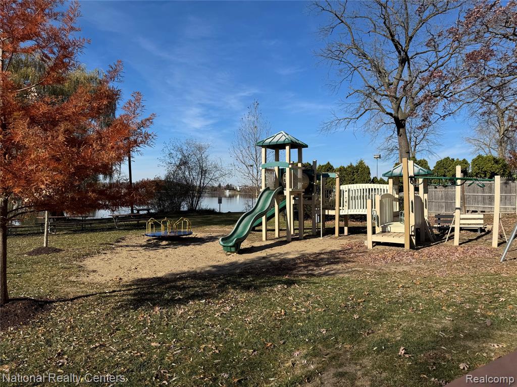 5621 Eastman Boulevard, West Bloomfield, MI 48323 — Photo 67