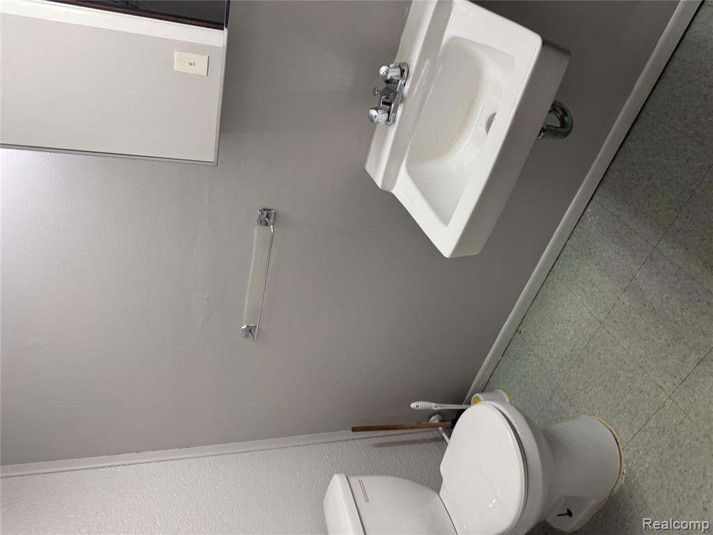 4626 Shell Court, Warren, MI 48091 — Photo 9