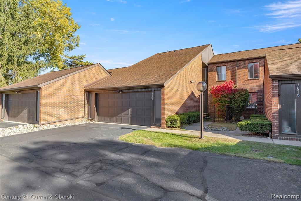 3060 LINDENWOOD Drive, Dearborn, MI 48120 — Photo 3