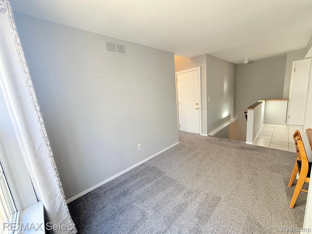 880 WHISPERWOOD Trail, Fenton, MI 48430 — Photo 12