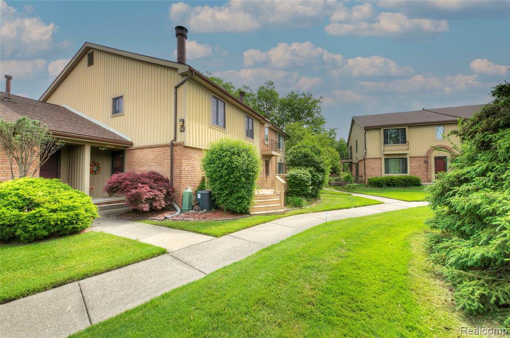 41674 BEDFORD Drive, Canton, MI 48187 — Photo 29