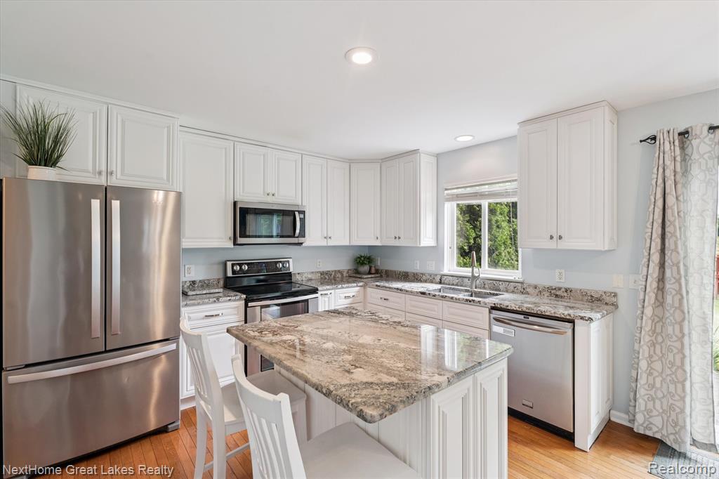 4900 Meadow Crest Circle, Holly, MI 48442 — Photo 12