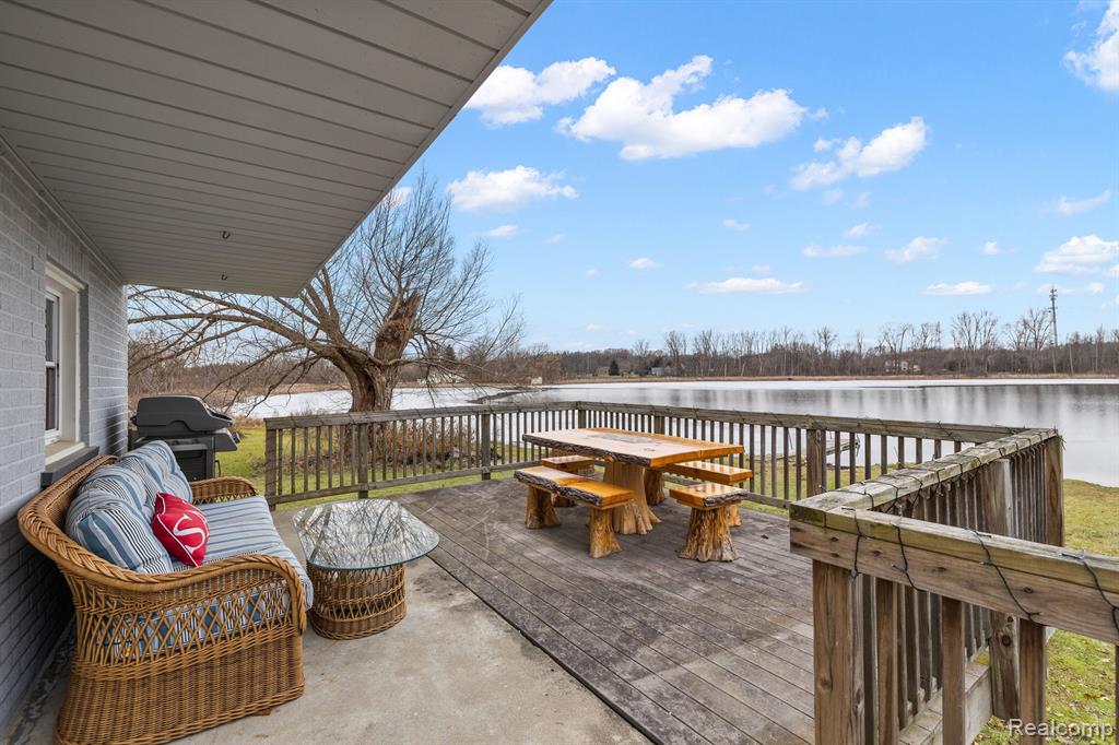 3529 Lakeview Drive, Ortonville, MI 48462 — Photo 12