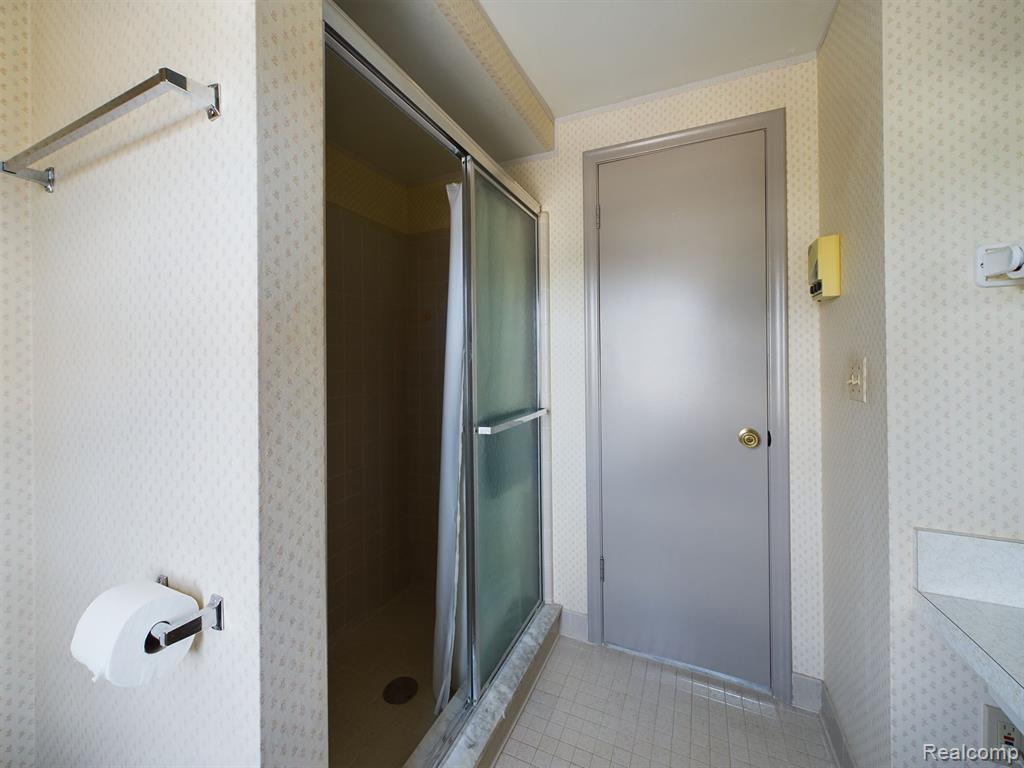 440 Lockmoor Court, Grand Blanc, MI 48439 — Photo 14