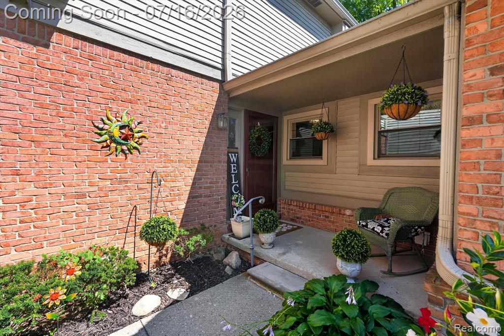 808 Maplewood Court, Brighton, MI 48116 — Photo 3