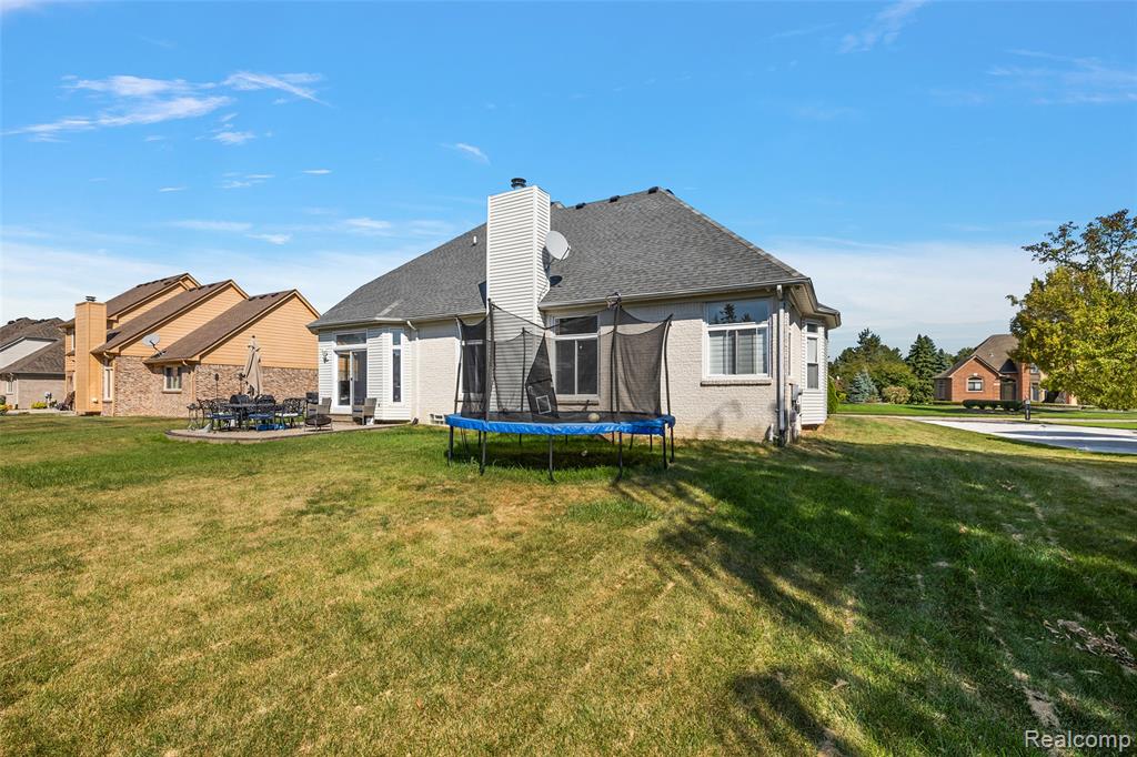 43187 Vintners Place Drive, Sterling Heights, MI 48314 — Photo 40