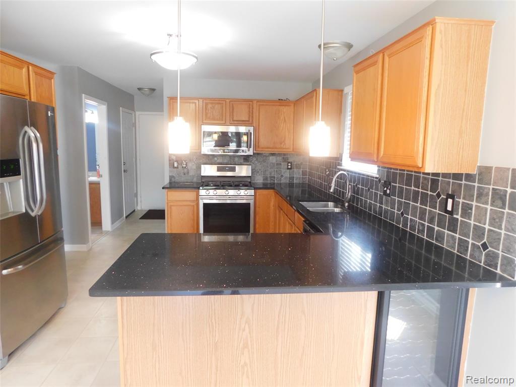 52025 HICKORY Drive, Chesterfield, MI 48047 — Photo 17