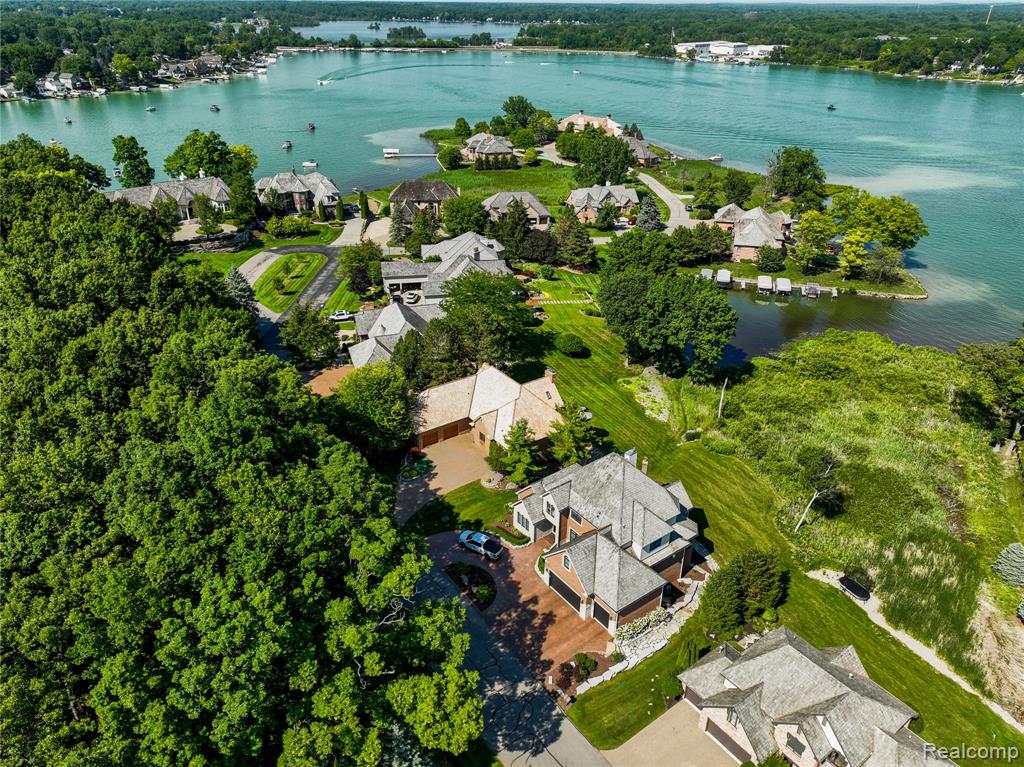 62 Chateaux Du Lac Drive, 14, Fenton, MI 48430 — Photo 45