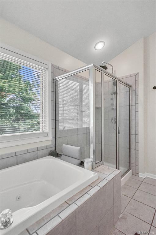13698 Webbs Shore Drive, Gregory, MI 48137 — Photo 50