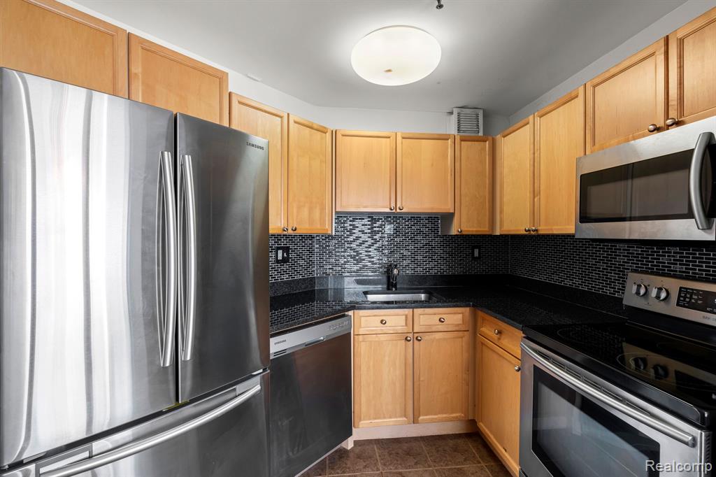 300 Riverfront Drive, 27C, Detroit, MI 48226 — Photo 10
